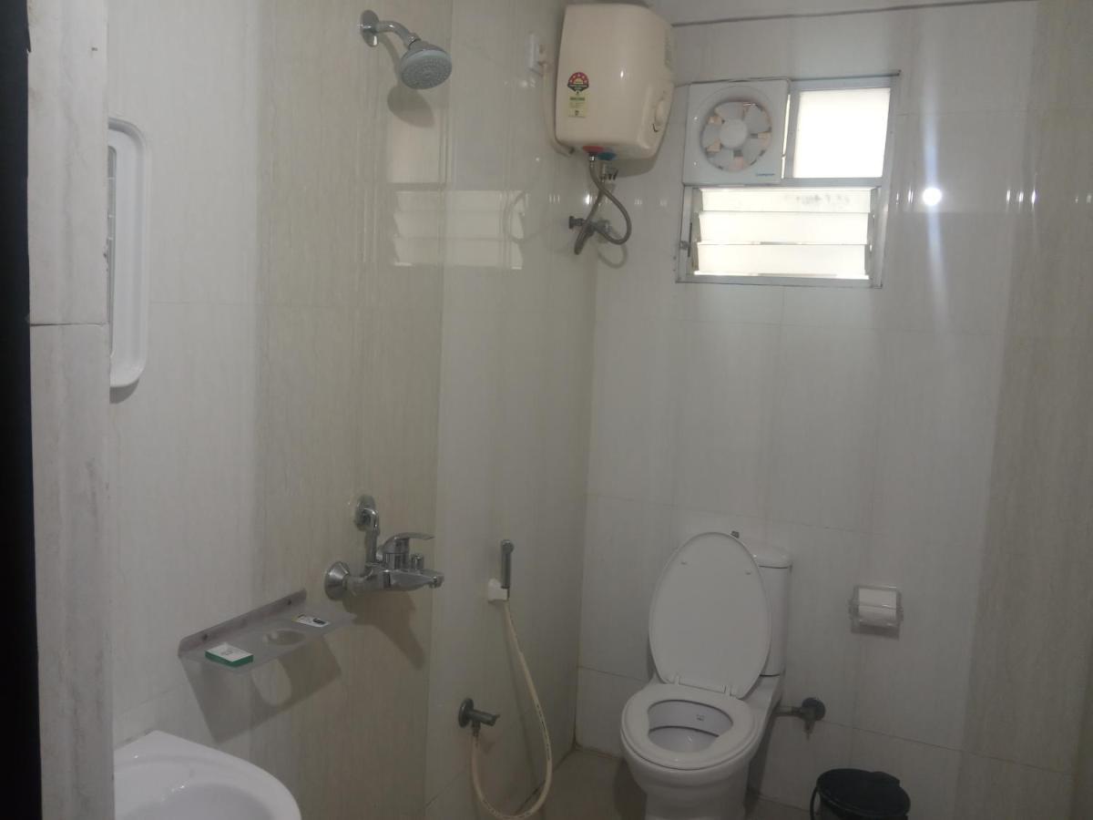 Fresh Living Prime Hitech Hotel Hyderabad Luaran gambar