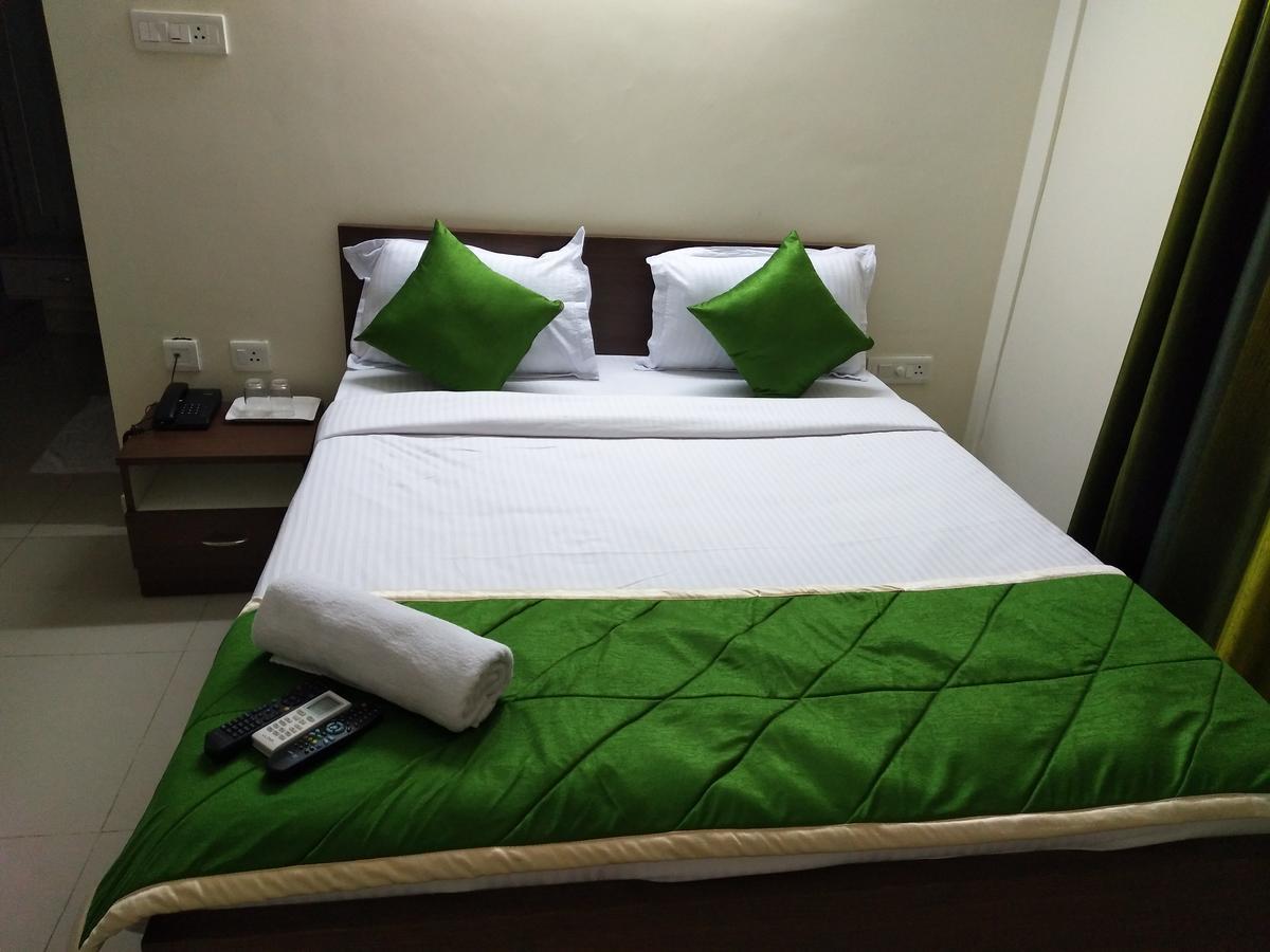 Fresh Living Prime Hitech Hotel Hyderabad Luaran gambar