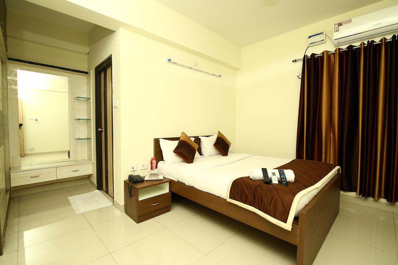 Fresh Living Prime Hitech Hotel Hyderabad Luaran gambar