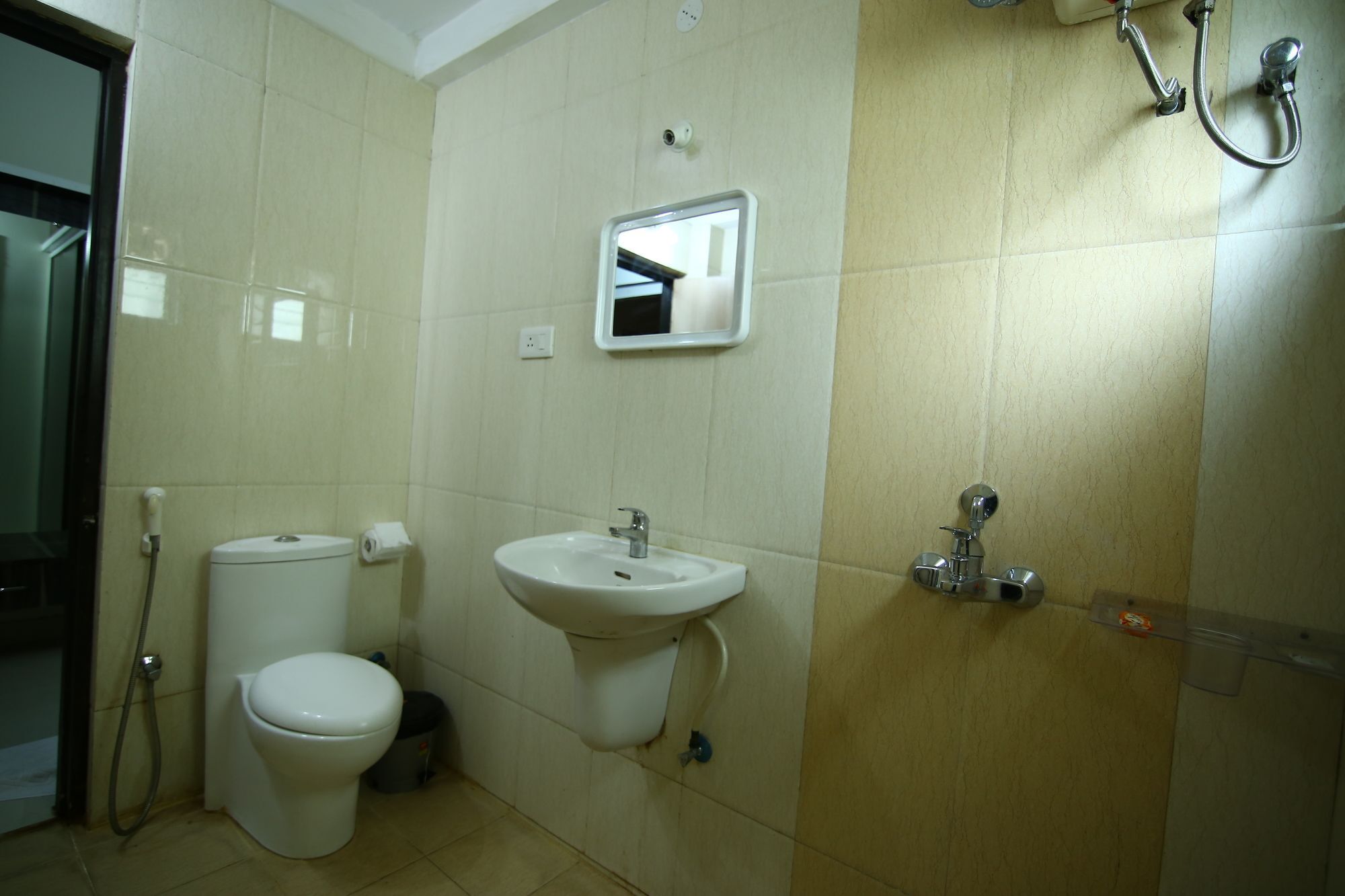 Fresh Living Prime Hitech Hotel Hyderabad Luaran gambar